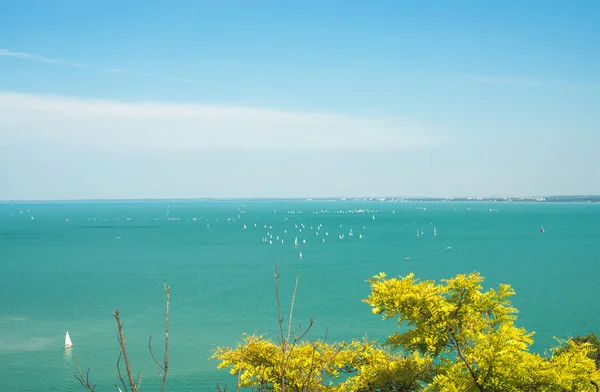 Tihany'deki Balaton Gölü'nün manzarası