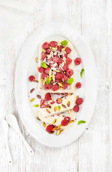 Homemade semifreddo with pistachio — Stock Photo, Image