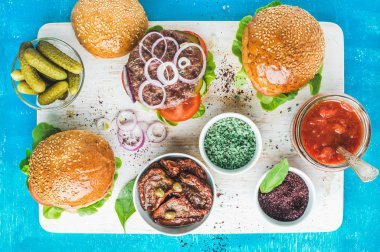Ev yapımı sığır eti Burger 