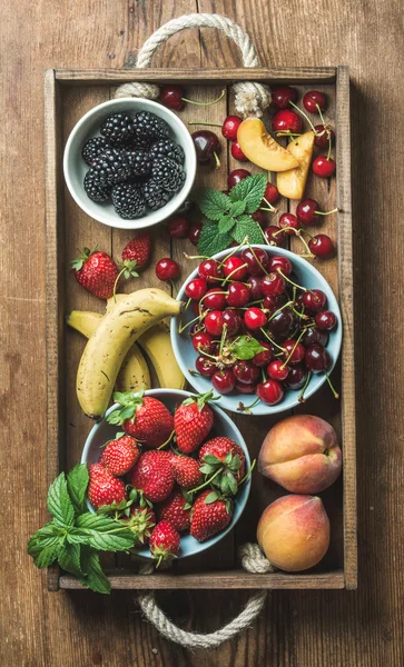 健康的な夏の果物の様々 な — ストック写真