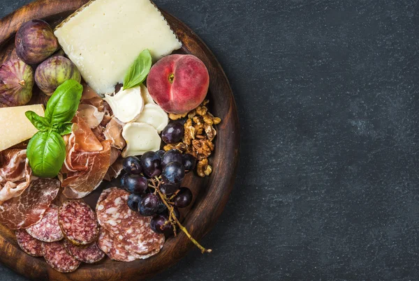 İtalyan antipasti aperatifler — Stok fotoğraf