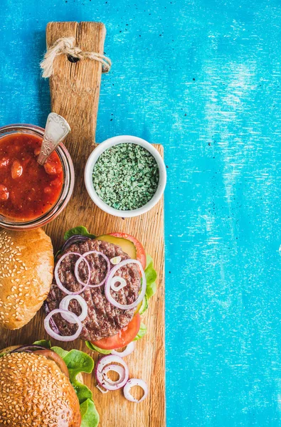 Hamburger di manzo fatti in casa — Foto Stock