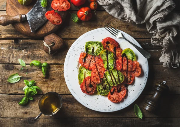 Heirloom tomatensalade met olijfolie — Stockfoto