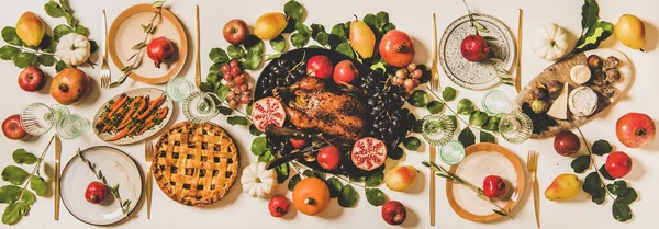 Höstens Thanksgiving Vänsgiving Familjesammankomst Middagsdukning Platt Äggläggning Höstdekorerat Bord Med — Stockfoto