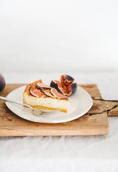 Slice Homemade Gluten Free Fig Cheesecake Fresh Seasonal Figs White — Stock Photo, Image