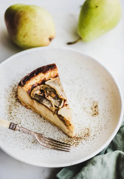 Pedazo Pastel Queso Pera Sin Azúcar Vegano Sin Lácteos Plato — Foto de Stock