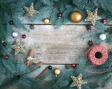 Christmas (yeni yıl) dekorasyon arka plan: kürk-ağaç dalları, g