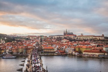 Charles bridge, Prague, Çek Cumhuriyeti, 25.12.2014: Görünüm ove