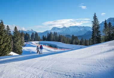 Garmisch-Partenkirchen kasabasında Bavyera Alpleri, Almanya, 07.01.201