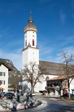 Bir kilise Garmisch-Partenkirchen kasabasında Bavyera Alpleri, Almanca