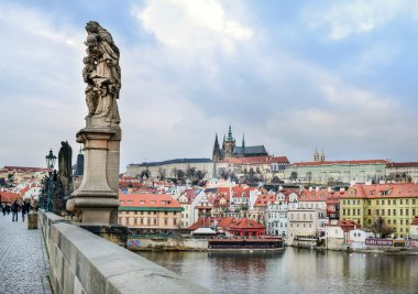 Prag - 26 Aralık: Mala Strana bölgesine ve Kampa üzerinden görünüm ben