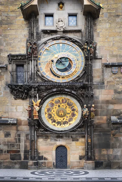 Eski Belediye Binası kulesinde Ortaçağ astronomik saati (Orloj) — Stok fotoğraf