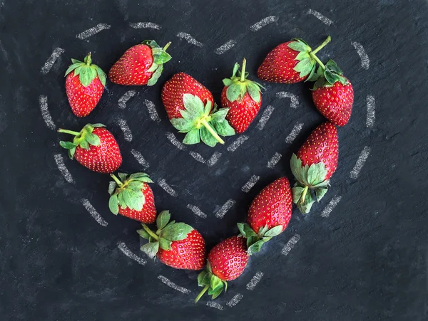 Saint Valentine's day greeting berry set: fresh garden strawberr — Stock Photo, Image