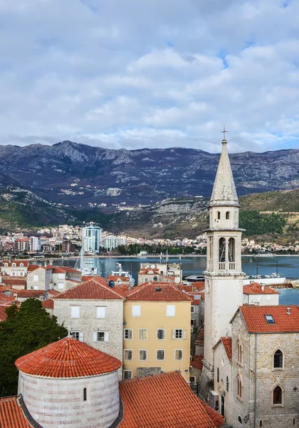 A kilátás az óváros központjától, Budva, Montenegró, a fickó — Stock Fotó