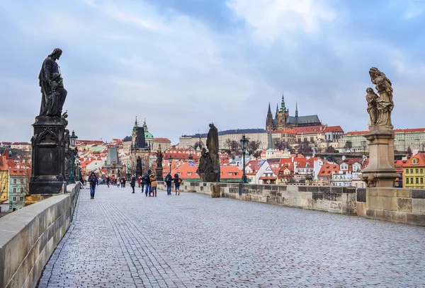Прага, Чехия, 26.12.2014. "Карлов мост" или Чарльз Бри — стоковое фото