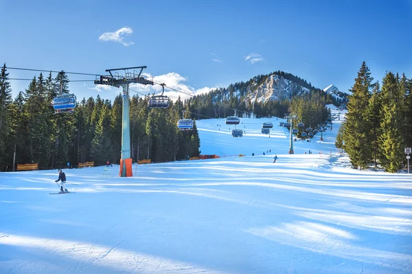Hausberg ski lift near Garmisch-Partenkirchen in Bavarian Alps, — Stock Photo, Image