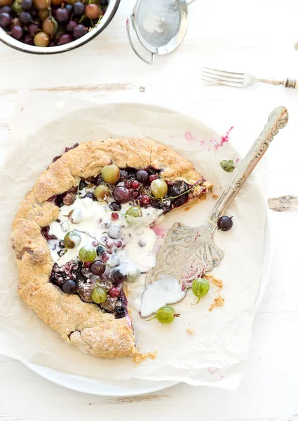 Summer crostata or galette pie — Stock Photo, Image