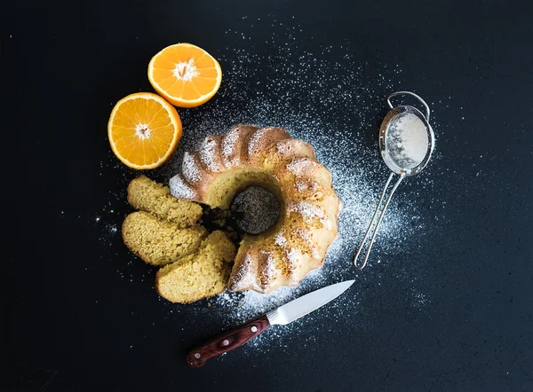 Vochtige oranje bundt yoghurt taart — Stockfoto