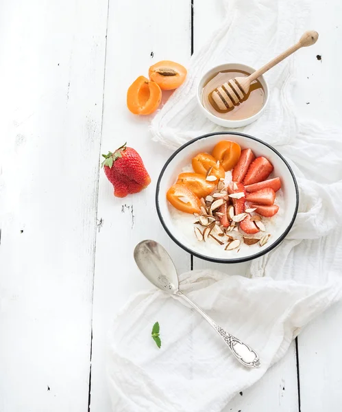 Conjunto de café da manhã saudável . — Fotografia de Stock