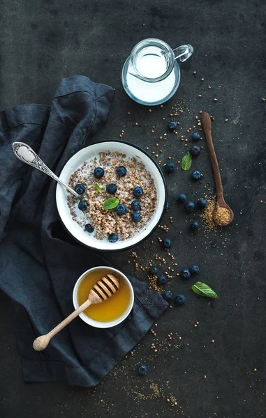 Rustic healthy breakfast set. — Stok fotoğraf
