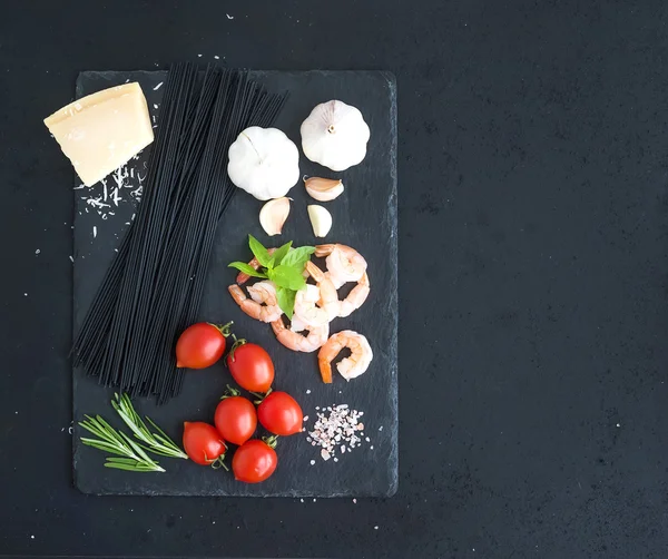 Ingredients for black pasta — Stock Photo, Image