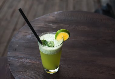 Taze ev yapımı limonata