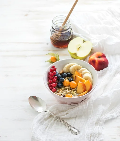 Bowl of oat granola with yogurt — Stock Photo, Image