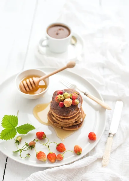 Frühstücksset. Buchweizen-Pfannkuchen — Stockfoto