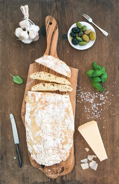 Freshly baked ciabatta bread with garlic — Stock Photo, Image