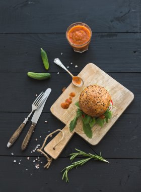 Taze ev yapımı hamburger