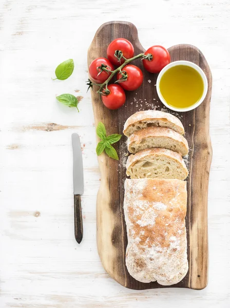 Freshly baked ciabatta bread with cherry-tomatoes — Φωτογραφία Αρχείου