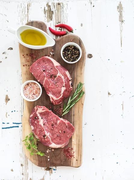 Surowe świeże mięso Ribeye Steak — Zdjęcie stockowe