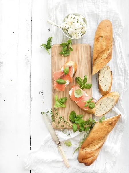 Salmon, ricotta and basil sandwiches — Stock Photo, Image