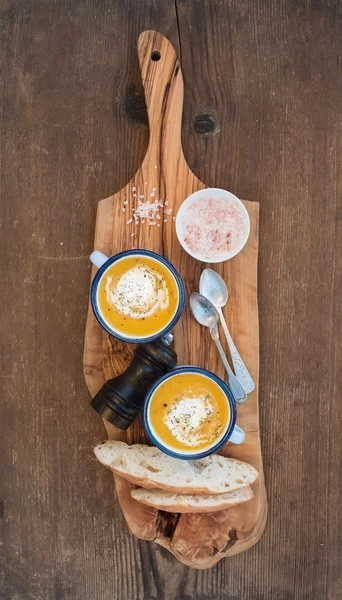 Domácí dýňová krémová polévka — Stock fotografie