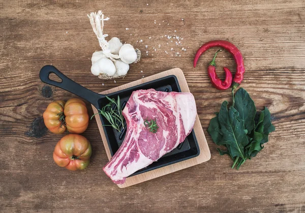 Surowe świeże mięso Ribeye Steak — Zdjęcie stockowe