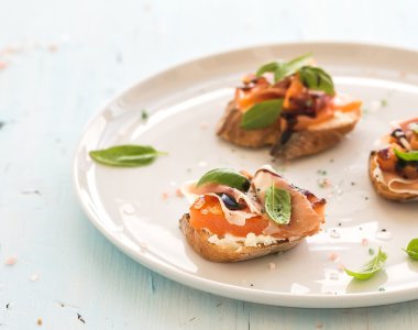 Prosciutto ile iştah açıcı Bruschettas