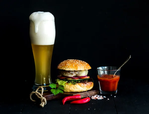 Taze ev yapımı hamburger — Stok fotoğraf