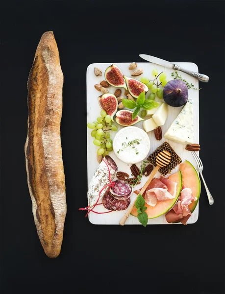 Set de vinos y aperitivos — Foto de Stock