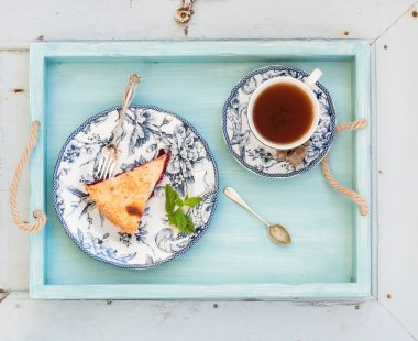 Dilim çift kabuk Erik pasta