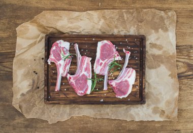 çiğ kuzu pirzolası