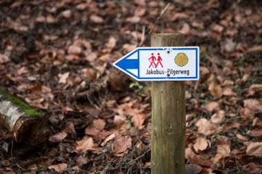 Camino de Santiago, uzun mesafe hac, Avrupa, dağlardan kasten odak üzerinde Waymarking