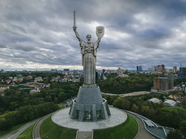 市中心的祖国纪念碑的空中景观 — 图库照片