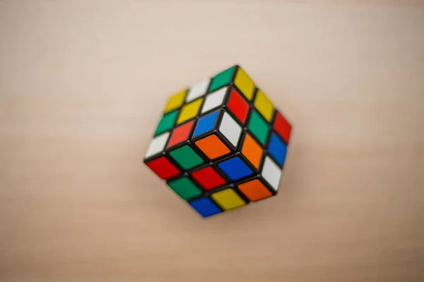 Rompecabezas Combinación Colores Cubo Rubik Tres Por Tres Encuentra Una — Foto de Stock