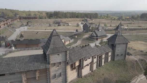 Luchtfoto Van Een Oud Houten Fort Uit Middeleeuwen — Stockvideo