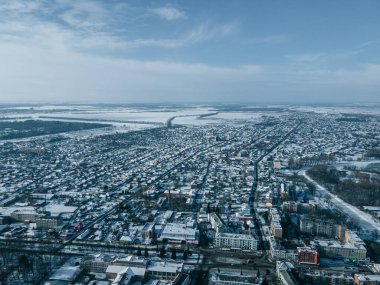 Kışın Chernihiv 'deki Nizhyn şehrinin insansız hava aracı görüntüsü.