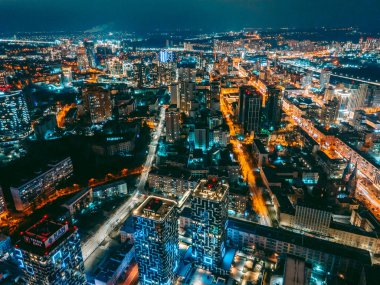 Başkent Kyiv 'in iş merkezinin insansız hava aracı görüntüsü.