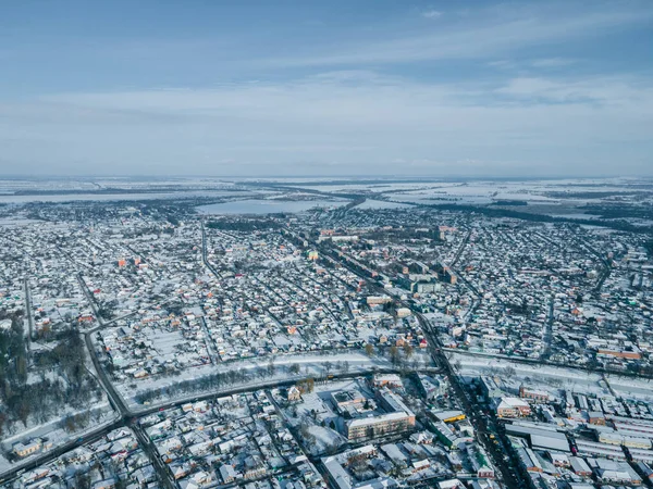 Kışın Chernihiv 'deki Nizhyn şehrinin insansız hava aracı görüntüsü.
