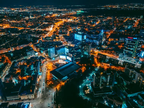 Başkent Kyiv 'in iş merkezinin insansız hava aracı görüntüsü.