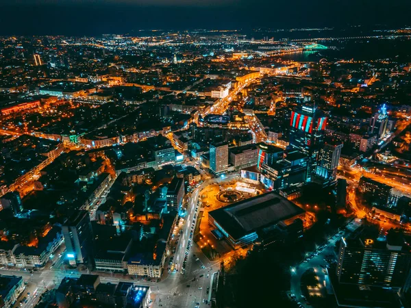 Başkent Kyiv 'in iş merkezinin insansız hava aracı görüntüsü.