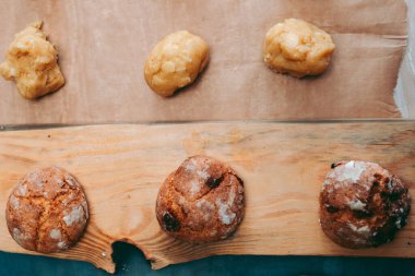 Taze pişmiş aromalı çikolatalı brownie.